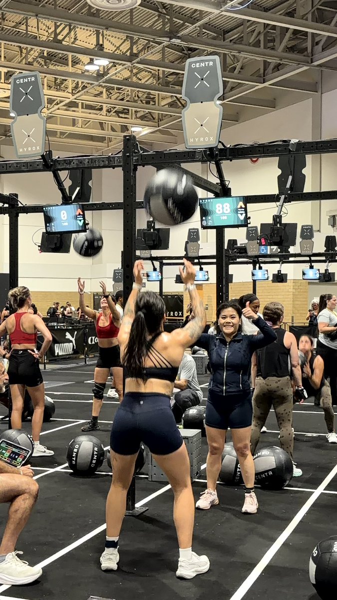 lillytrannn's tweet image. When you only train for two weeks and your partner trained for 4 months #hyroxtoronto #hyrox #f45training