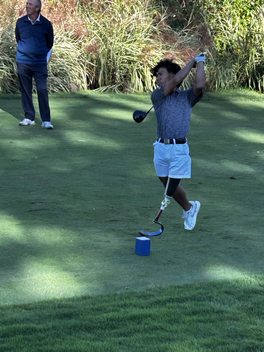 Elliot Morgan hits 1 fairway at District