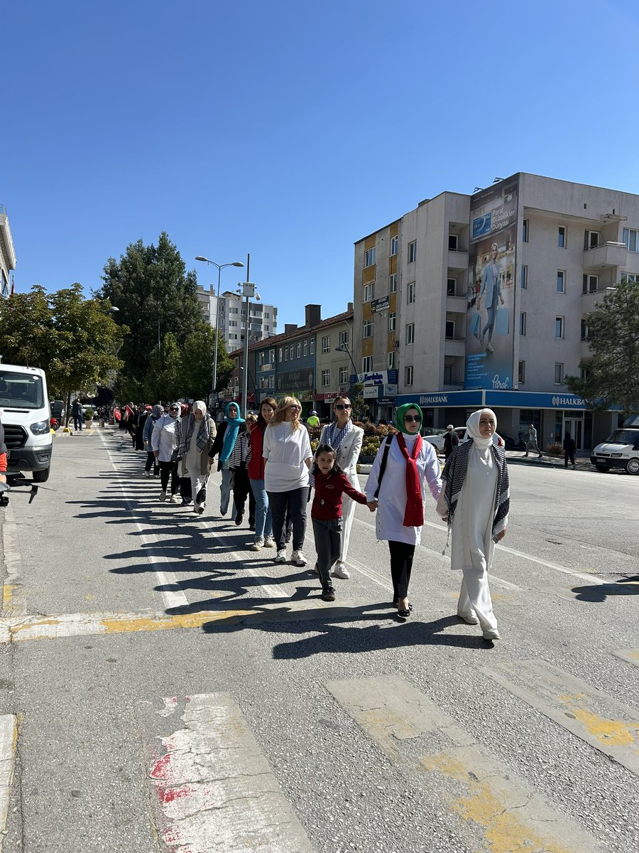 AK Kadın Çankırı (@akkadincankirii) on Twitter photo “Gazze için Sessiz Çığlık” diyerek vicdanın sesi olduk, kadınlarla birlikte meydanlarda buluştuk.  
Bu zulme sessiz kalanlara, suskun vicdanlara #SessizZincir ile bir kez daha soruyoruz: Kalbiniz nerede? 🇵🇸 “Gazze için Sessiz Çığlık” diyerek vicdanın sesi olduk, kadınlarla birlikte meydanlarda buluştuk.  
Bu zulme sessiz kalanlara, suskun vicdanlara #SessizZincir ile bir kez daha soruyoruz: Kalbiniz nerede? 🇵🇸