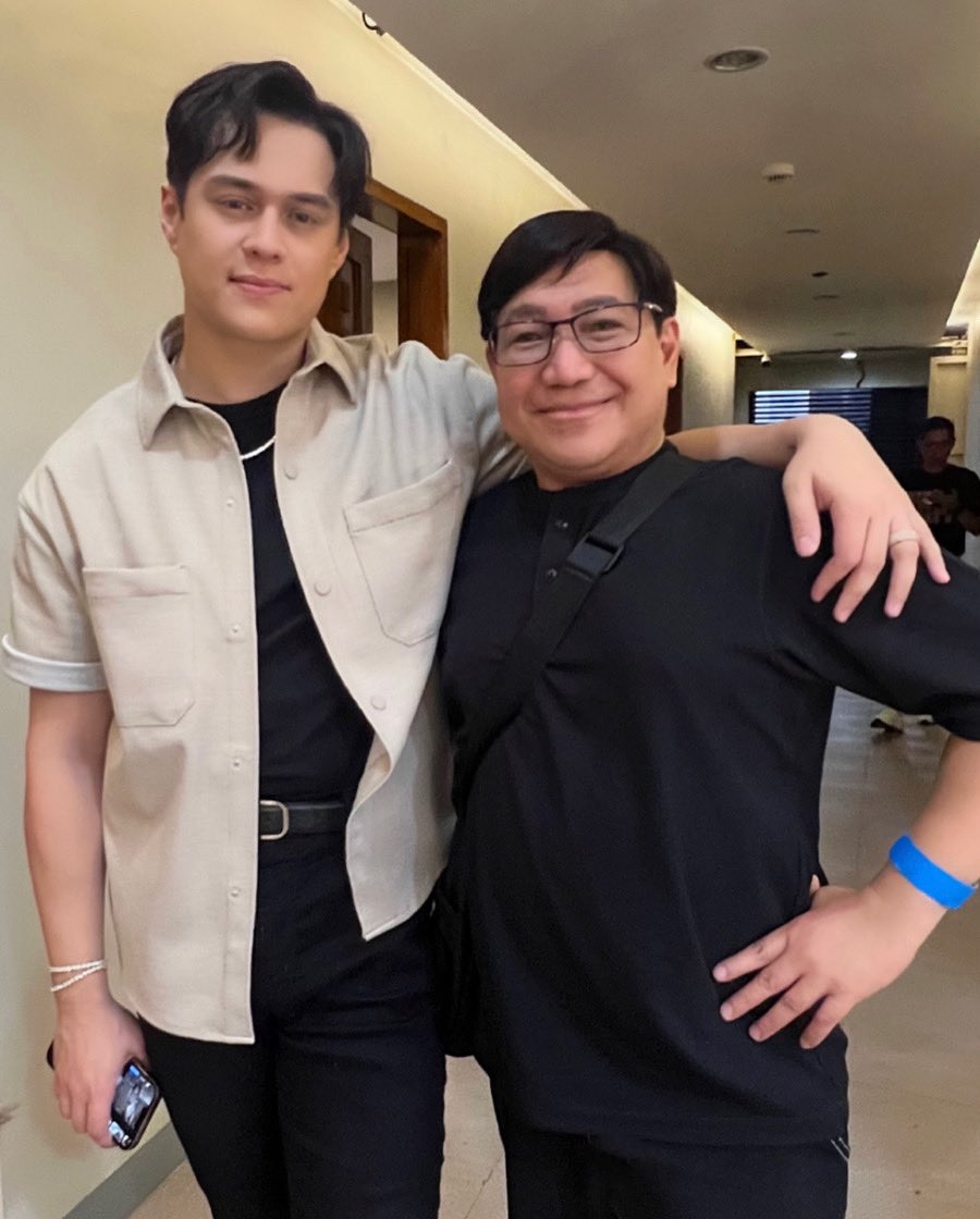 With <a href="/itsenriquegil/">Enrique Gil</a>, whose charisma and enduring popularity continue to shine. His dynamic performance at Artista Night was a true showstopper. Undeniably, he remains the King of the Gil. 👑 #EnriqueGil #ArtistaNight #KingOfTheGil"