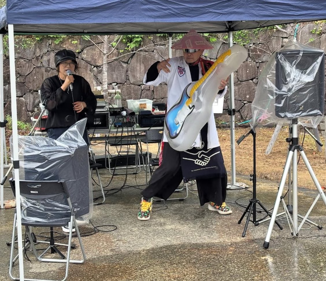 benkeistyle's tweet photo. 10.4(土)
掛川城下音楽広場@本丸広場
@KkgwMusicClub 

時々ルタさん @6523rm 
とのコラボあり🎵
演者の皆様ともふれあい
今後の予定も１つ確定し
天候とは関係無しに　
楽しい１日となりました😊✨

携わった全ての皆様に感謝🙏✨

#掛川城下音楽広場 
#弁慶style
#benkeistyle https://t.co/tMlKM1HXfj