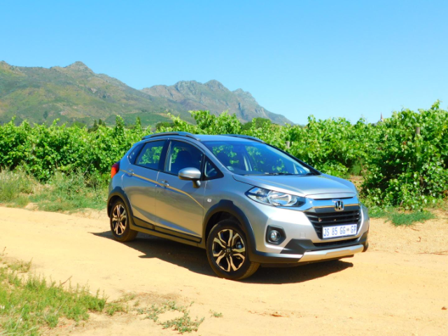 If you buy used, R300 000 is a substantial car budget, especially if you have your heart set on a compact crossover. We look at the most reliable used cars with no more than 50,000 km on the clock. Which one would you choose?
bit.ly/Top7UsedCrosso…