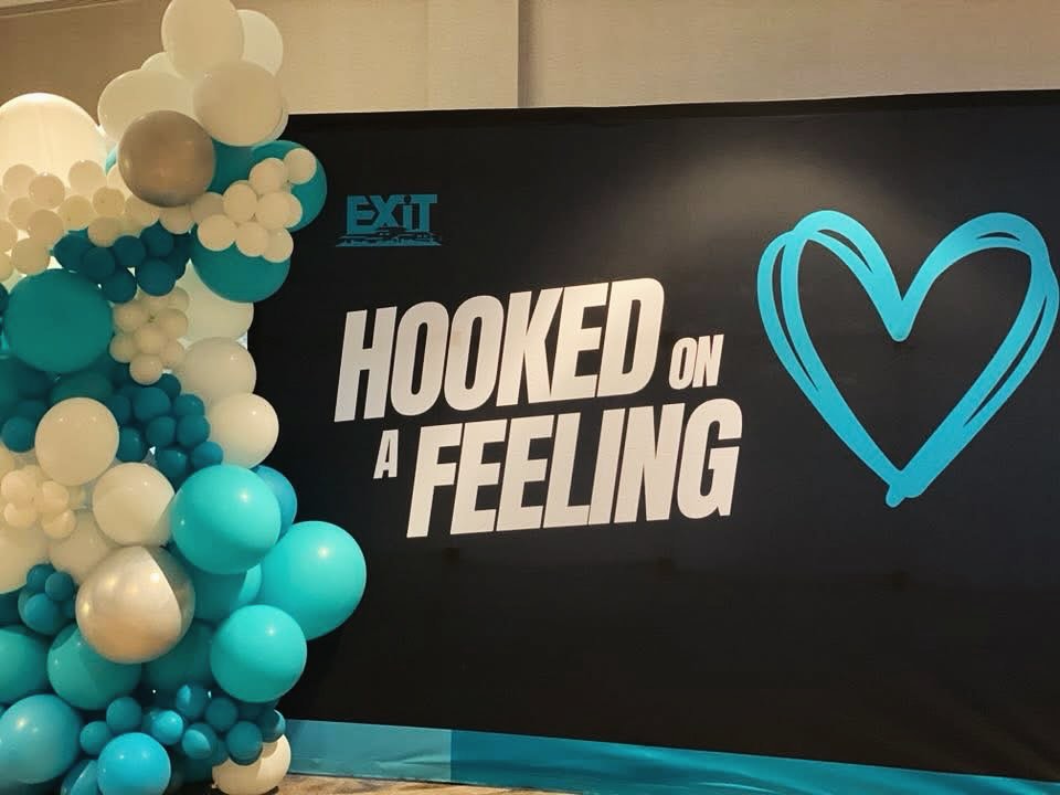 exitrealtycorp's tweet image. That feeling when you hit 2/3 of a billion dollars paid out in single-level residuals… 🎶 We’re hooked on it! 💙 A milestone made possible by people helping people, a business model built on abundance, and it’s only available at EXIT Realty!