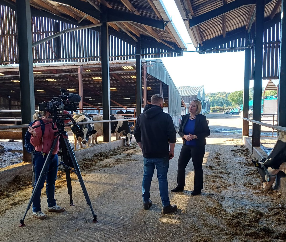 Samaritans Cymru tweet media