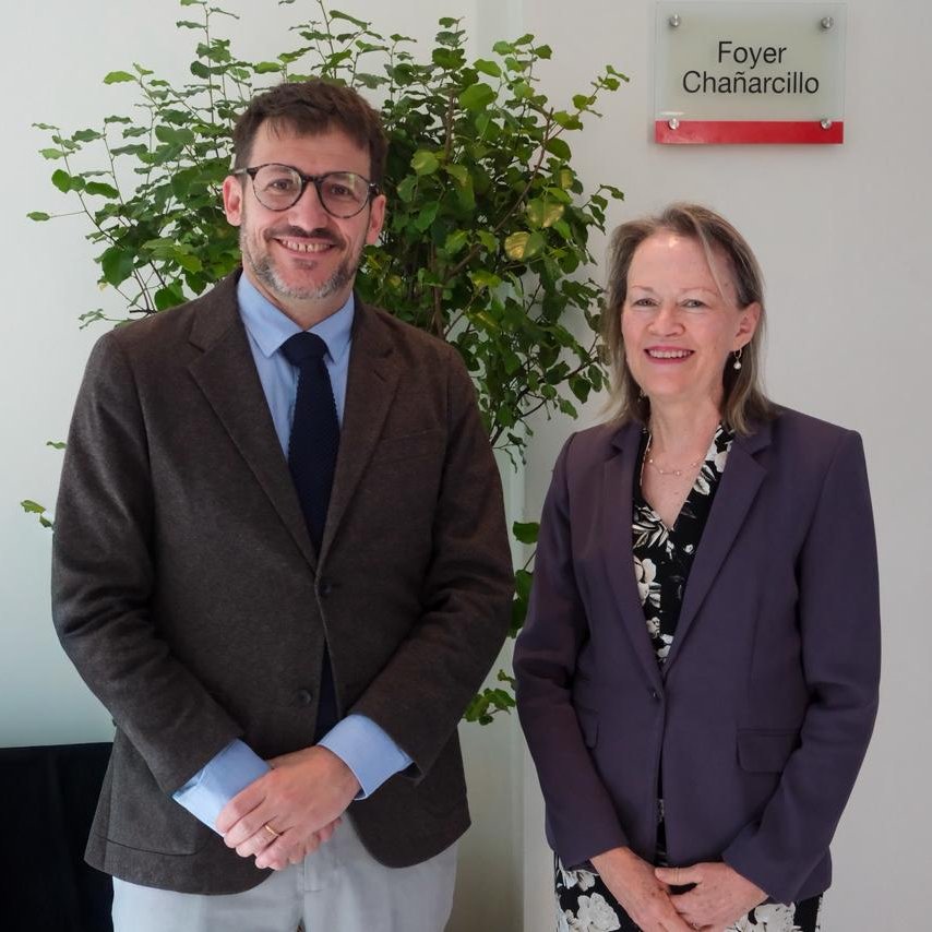 AmbMaryWarlick's tweet photo. Great pleasure to meet with Chilean Minister @DiegoPardow during @OLADEORG Energy Week, hosted by 🇨🇱 in Santiago

@IEA values ongoing collaboration with Chile in many areas, including power system security, energy transitions &amp; critical minerals https://t.co/hVEmm5e4i3
