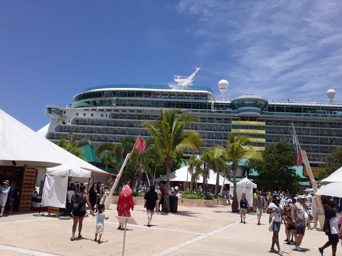 Greetings, dear friends! The #LaRomanaPorts Team extends warm wishes for an absolutely fantastic week, brimming with unforgettable experiences! 🌊 🛳️ 

#laromanacruiseterminal #cruise #caribbeancruise #laromana #bayahibe #caribbean #GoDomRep