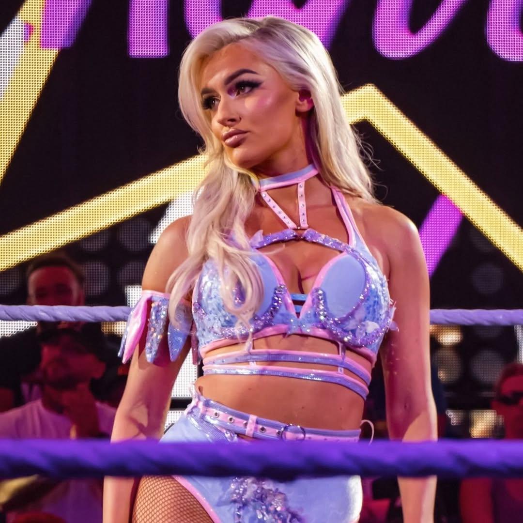 raheemw100's tweet image. I'm #TeamBlake 4 Life 😎