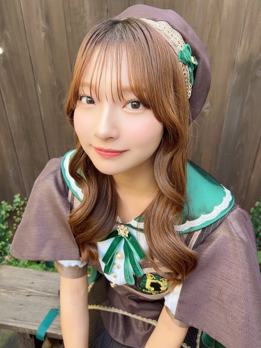 Task_Natsuki's tweet image. 新衣装の私かわいー？