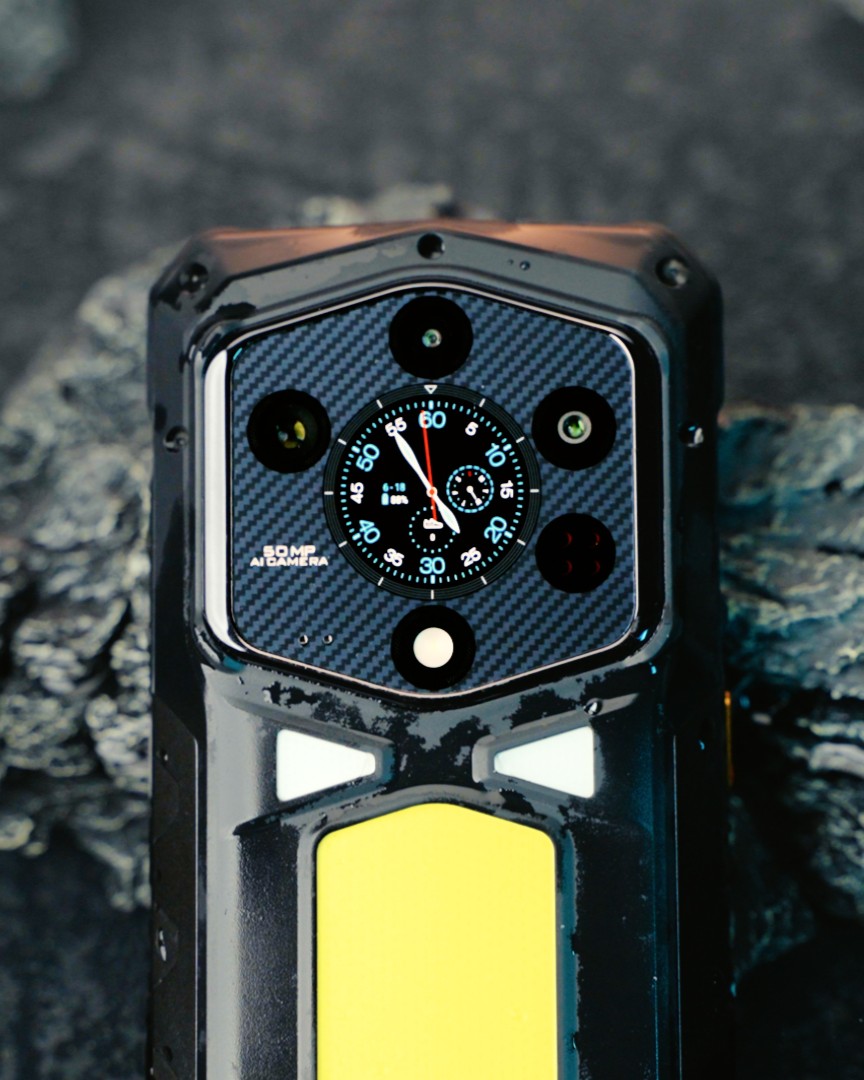 Stay on time, stay in control. ⌚
The AMOLED rear screen on the Ulefone Armor 29 Series brings you a stylish clock face with rugged reliability. #UlefoneArmor29Ultra #UlefoneArmor29Pro

Learn more,
Armor 29 Ultra: ulefone.com/products/armor…
Armor 29 Pro Thermal: