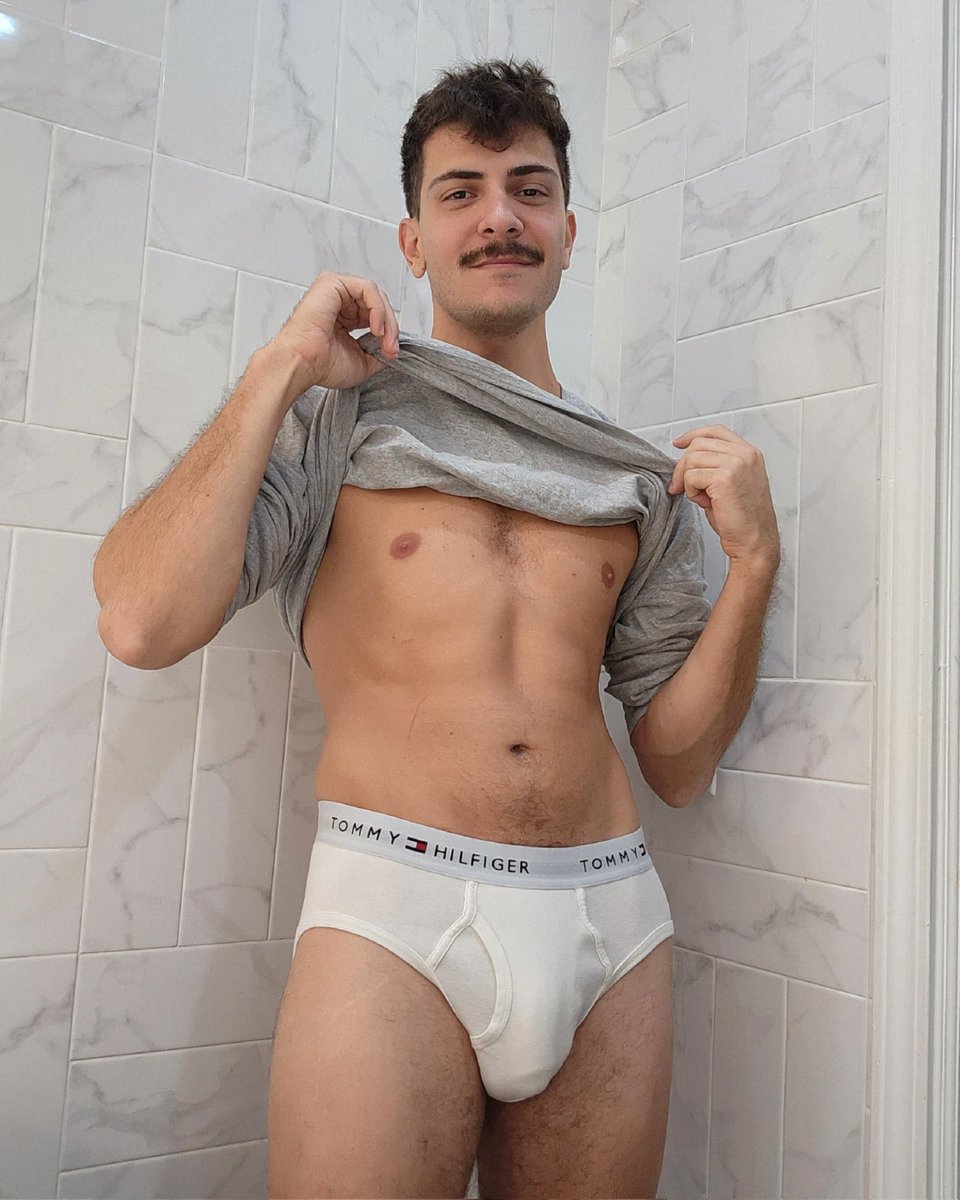 Sure, I'll show you my #tightywhities if you ask 😌