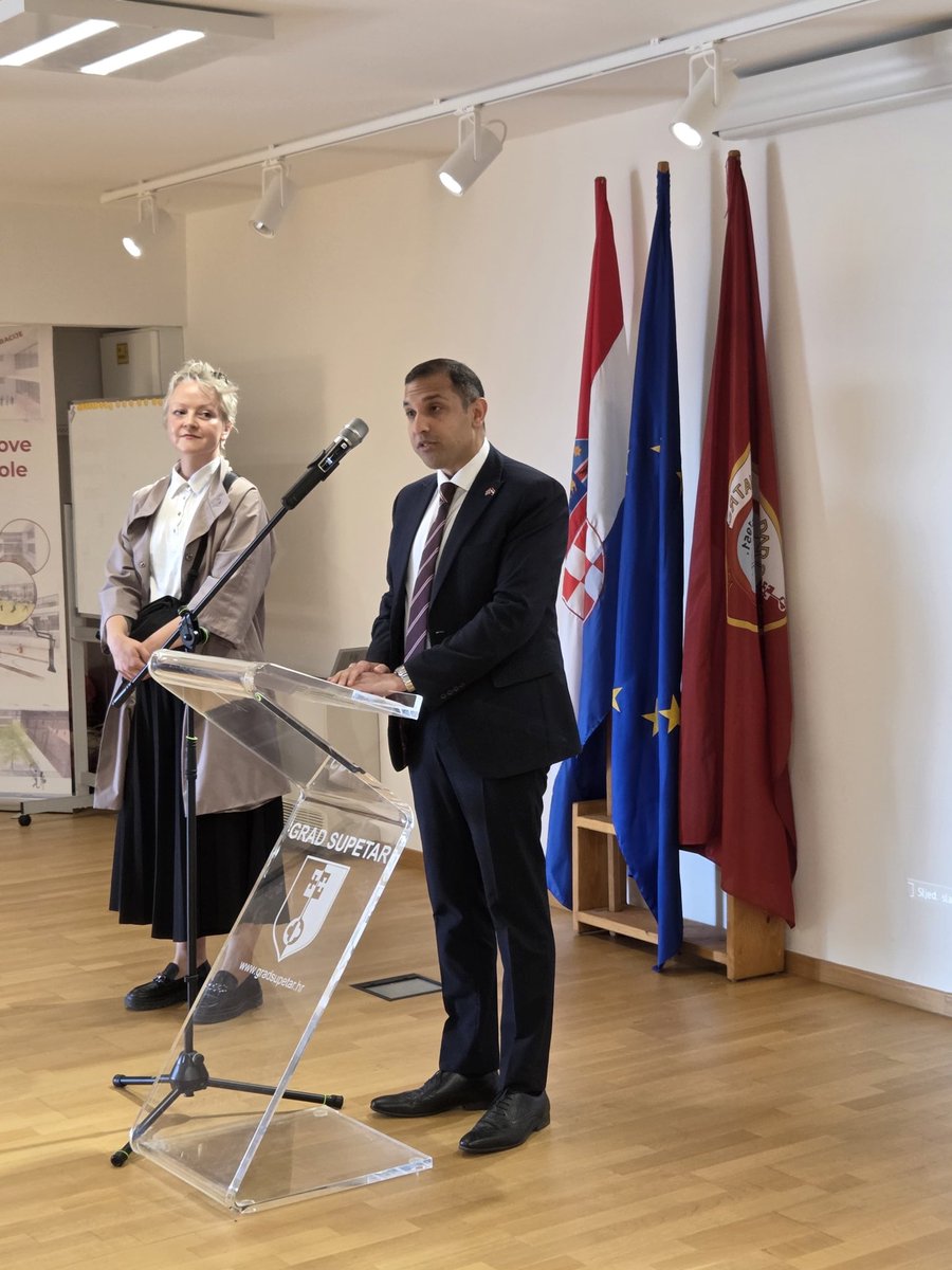 patel_javed's tweet image. Honoured to attend the 1st Diving Search &amp;amp; Rescue Summit in Supetar on the island of Brač, continuing 30 years of cooperation between UK &amp;amp; Supetar firefighters since 1994. Inspirational story of bravery &amp;amp; friendship. Hvala DVD Supetar na toploj dobrodošlici! 🇬🇧🇭🇷🚒🧑‍🚒🤿