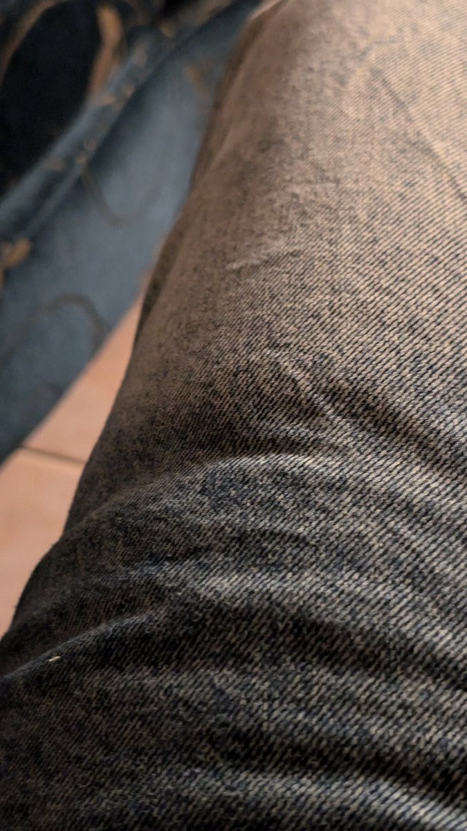 ffonsh's tweet photo. scar dent on my jeans https://t.co/Ec5n2UxZvK