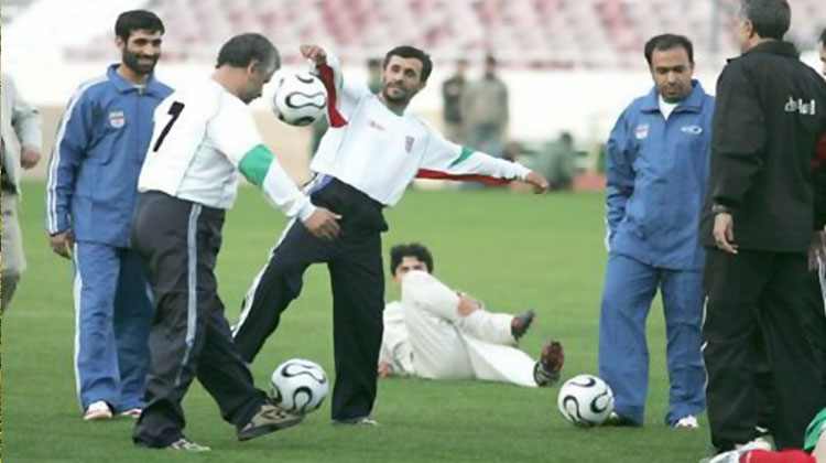 vandasport's tweet image. نمایش پوپولیستی برای رای گرفتن/به قیمت تعلیق #فوتبال ایران

نمایندگان مناطق کوچک که با تعداد رای اندکی نماینده می شوند، با توجه به سال پایانی پارلمان برای خودنمایی های رسانه ای و جذب افکار عمومی با گفتار پوپولیستی دنبال رای از فوتبال هستند. 
ادامه در...
vandasport.com/3859/