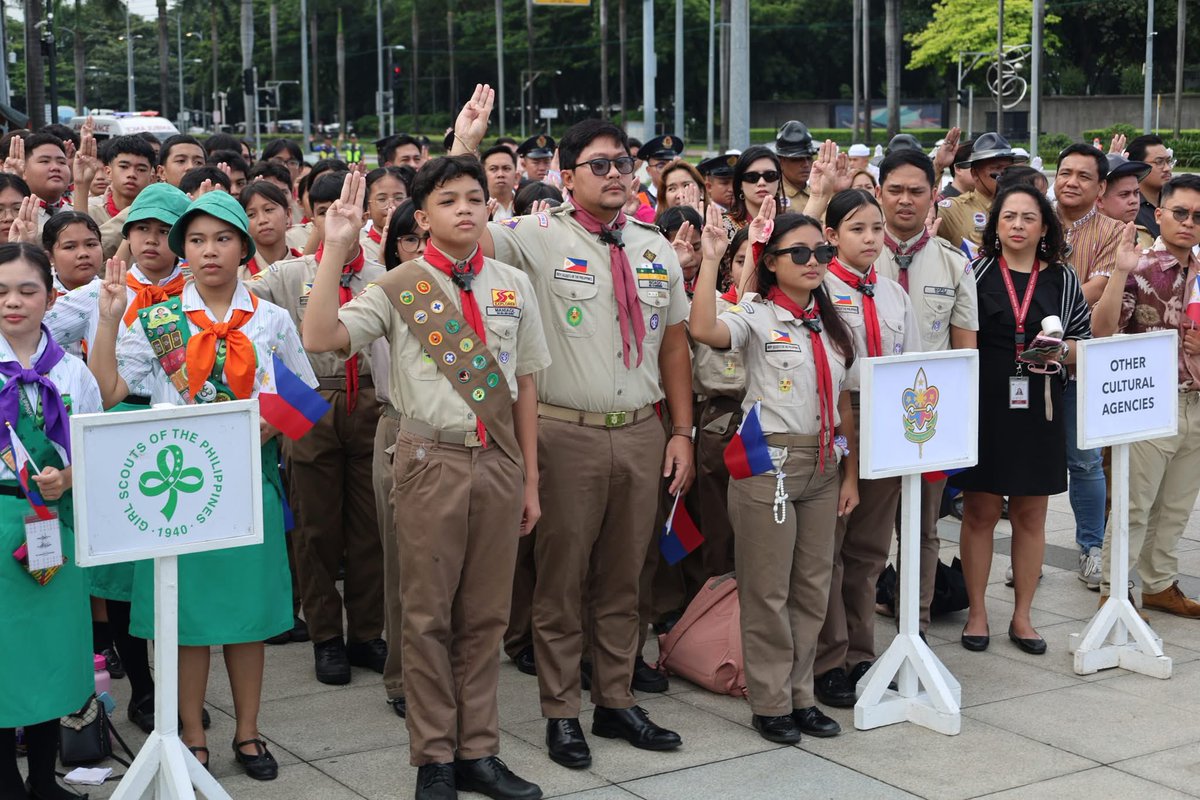 markroyboado's tweet image. Another day, Another Scouting Day!

And today is the first Monday of the month of October. We were invited to attend the traditional monthly Flag raising ceremony conducted by NPDC together with the Stop and Salute movement. Maraming salamat po! Mabuhay! 

#ScoutingPH