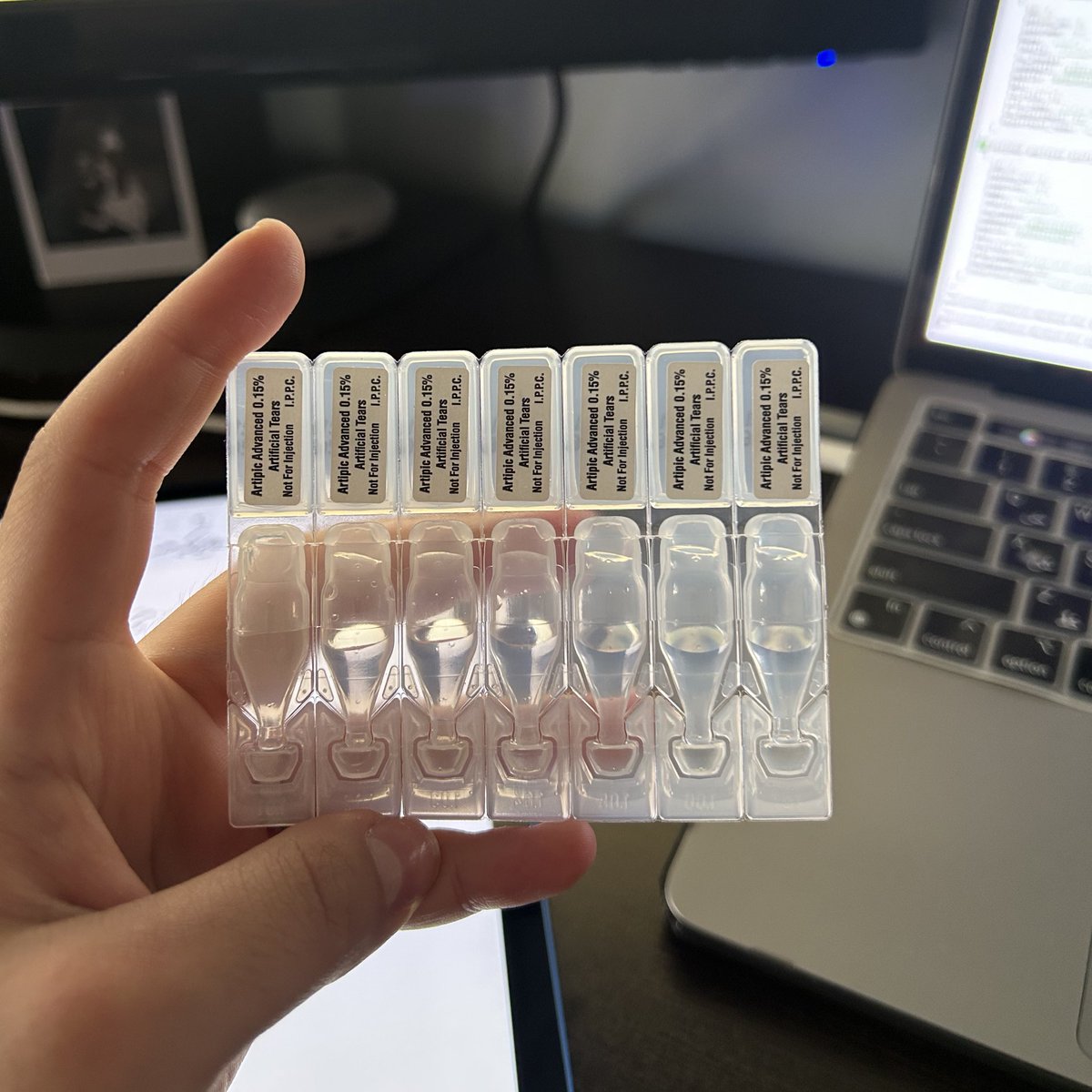 برنامه نویس به برنامه نویس: 

اگر میخوای کور نشی ازینا قافل نشو

✍🏻 Nadia