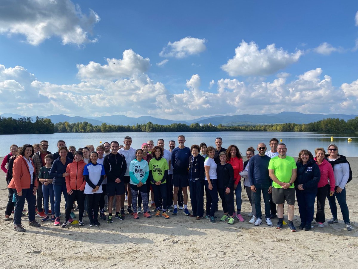 🏃‍♀️ En mouvement pour la solidarité !

Le 1er octobre, plus de 150 personnels de l’Éducation nationale du Haut-Rhin ont participé à la 4ᵉ édition de la course et marche solidaires, au profit de l’association En avant les Amazones, engagée dans la lutte contre le cancer du sein.