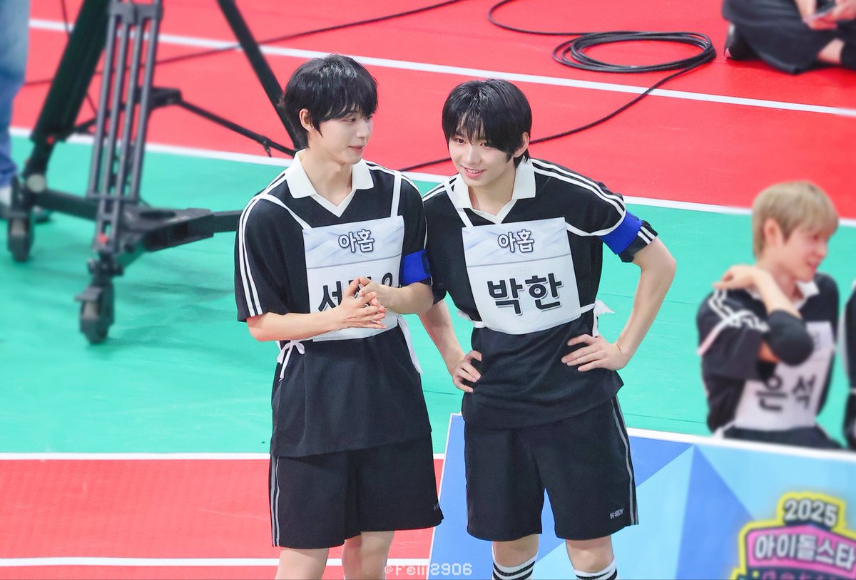 feiii2906's tweet image. 250825 아육대

🚧build Hanwoo crumbs in ISAC

#박한 #PARKHAN 
#서정우 #JEONGWOO 
#아홉 #AHOF