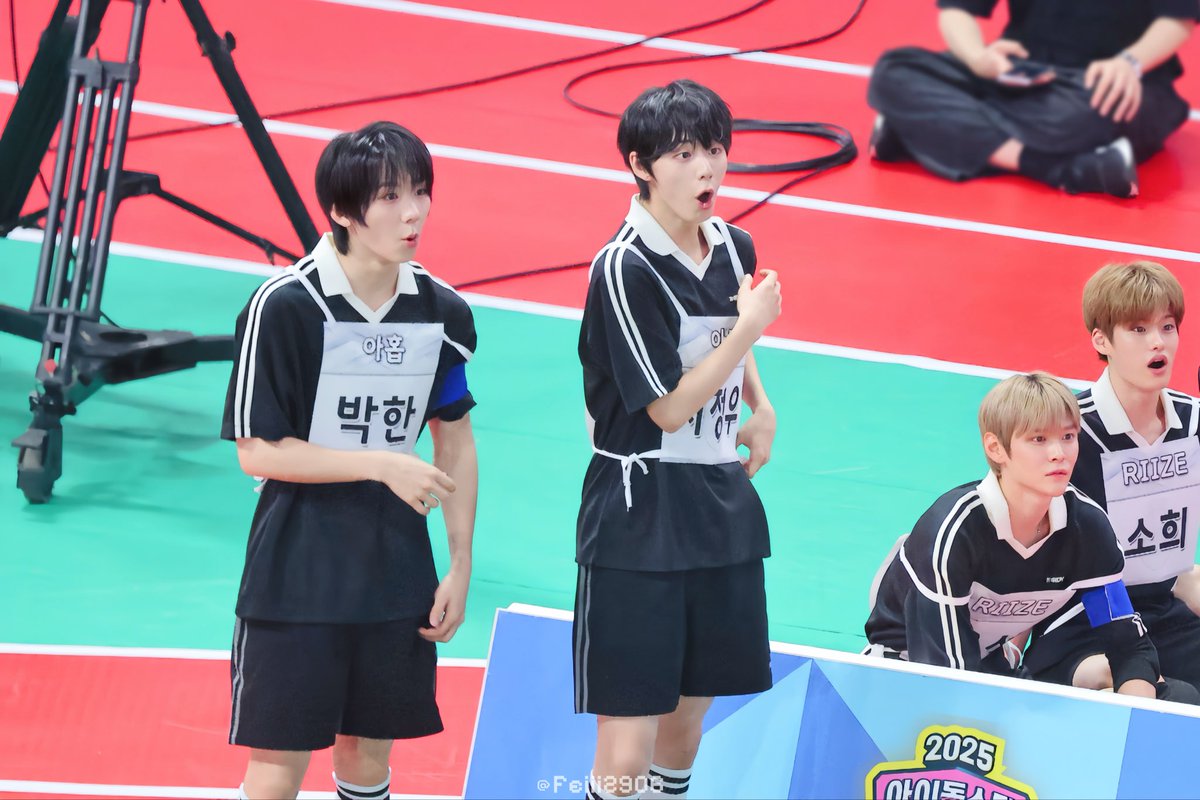 feiii2906's tweet image. 250825 아육대

🚧build Hanwoo crumbs in ISAC

#박한 #PARKHAN 
#서정우 #JEONGWOO 
#아홉 #AHOF