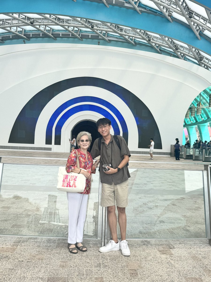 Oceanarium is kinda mid but its a day out with grandma! 🫶🏻