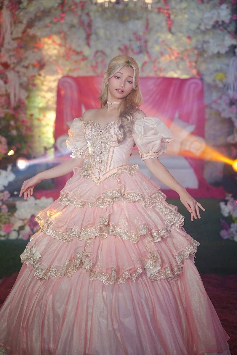 _8n0nx's tweet photo. All hail, Princess Gehlee of UNIS! Defender of Unicorns, Protector of the Honmoon, Muse of Artists, Ambassador of Pink, and many many more! 💗👸🦄🪽 https://t.co/Lb73YWDVp9