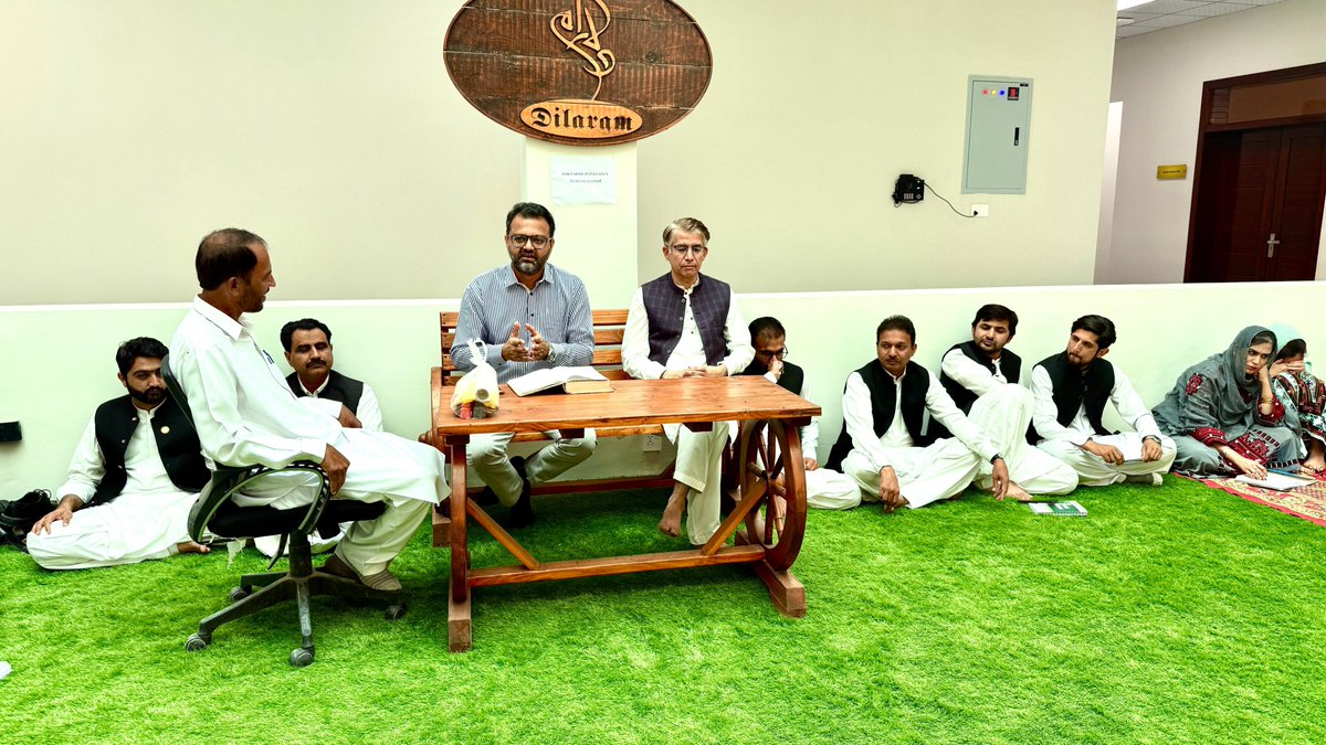 BCSAOfficial18's tweet photo. #BCSA #nationalinstituteofmanagementkarachi #Balochistan #CCMO
Dr. Noman Baig, Associate Professor in the Social Development and Policy Program at Habib University, Karachi, led three thought-provoking sessions for the PST Training for A.C.'s & S.O.'s at BCSA. https://t.co/8Y75i7ss44
