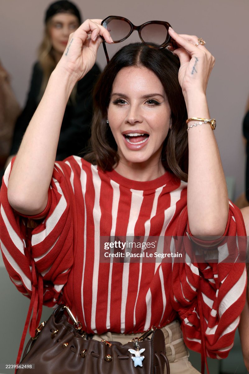 lanabrasil's tweet image. Deslumbrante, icônica, gostosa. Apenas Lana Del Rey!