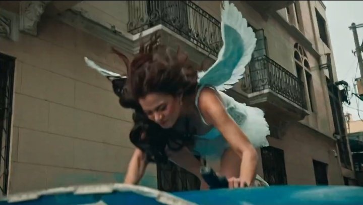 Akala ata ni Ponggay gumagana yung pakpak sa costume niya 🤦😂

#MarisRacal 
MARIS IS PONGGAY
<a href="/MissMarisRacal/">Maris Racal</a> #FPJBQBagongYugto