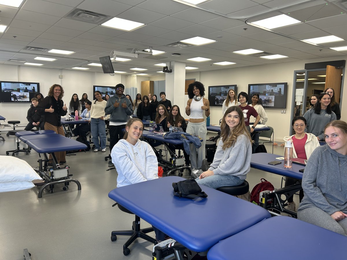 OPA CEO Sarah Hutchison, along with CPA and CPO, recently met with first-year physiotherapy students at the University of Toronto to share insights on the profession and the Association’s role in supporting physiotherapists throughout their careers. Thank you for having us!