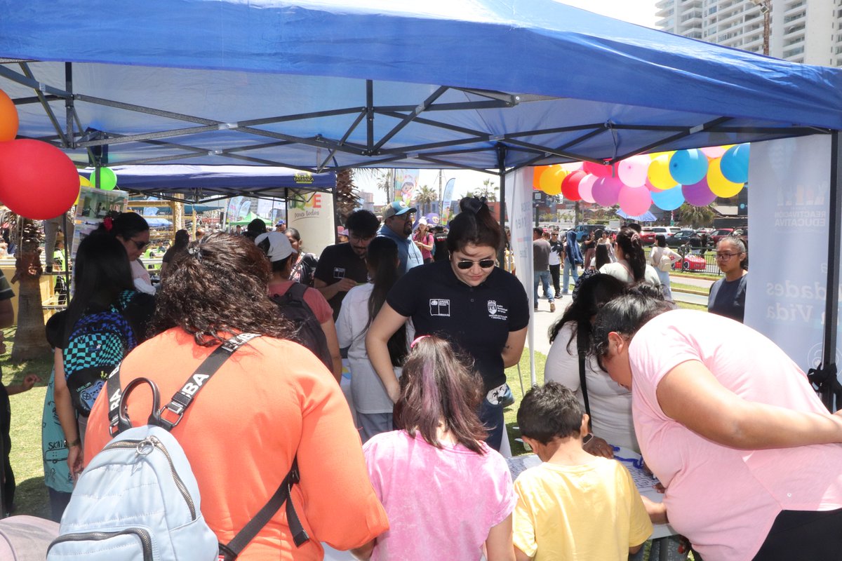 previene_iqq's tweet photo. 🌈 Vivimos una jornada llena de alegría y participación en la Calle de los Derechos de la Niña y el Niño – Iquique 2025 👧🧒

SENDA Previene Iquique junto a HPV I  promovimos el buen trato y la protección de los derechos de la niñez 💜✨ https://t.co/EdgdvWJsGp