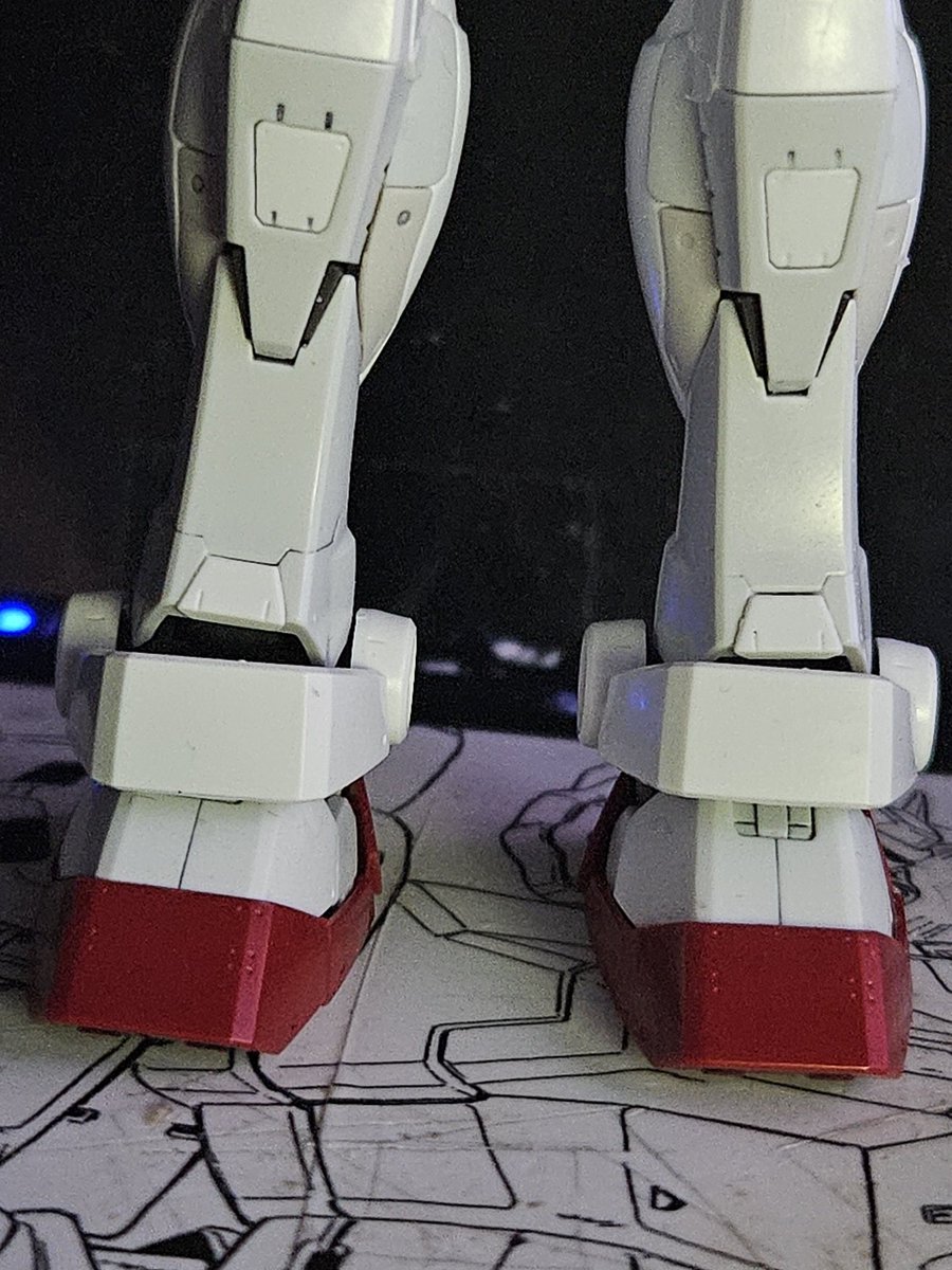 GUNDAM FEET!! And some leg action.

#gundam #gunpla #modelbuilder #plamo