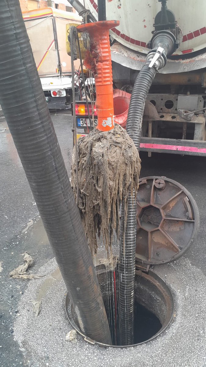 İSKİ olarak Kadıköy ve Ataşehir İlçelerimizde beklenen yağış öncesi periyodik atık su hat temizliklerimizi yapıyor, olası sorunların bugünden önüne geçiyoruz!

Tüm ekip arkadaşlarımızla birlikte 7/24 her türlü hava şartında; 
daha güzel, daha sorunsuz bir İSTANBUL için tüm