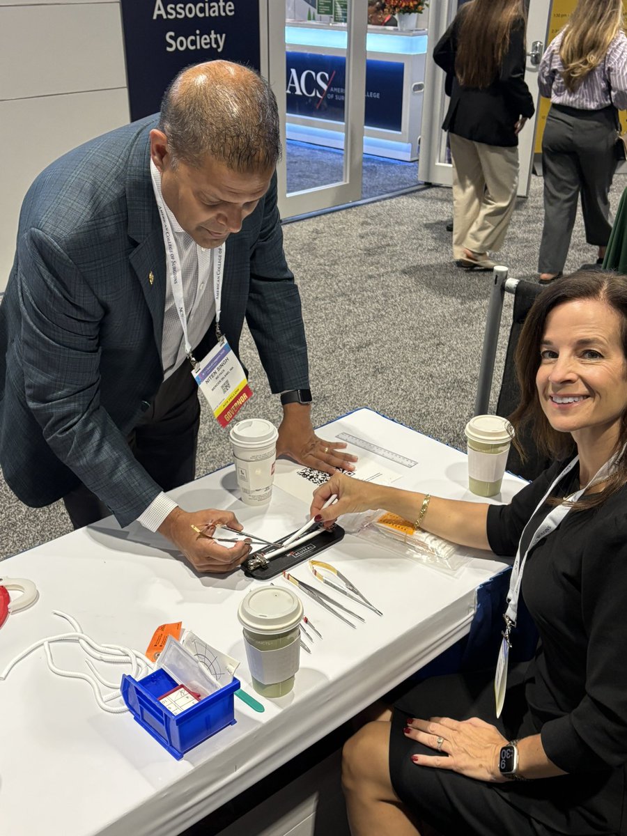 Day 2…. #WhyVascularSurgery?!  Come to booth 6053 and meet with <a href="/APDVS_/">Assoc of Program Directors in Vascular Surgery</a> leaders <a href="/BAulivolaMD/">Bernadette Aulivola</a> and <a href="/CaitlinWHicks/">Caitlin Hicks MD, MS</a> !  <a href="/UWVascsurg/">UW Vascular</a> Chief Dr Singh showing us how it’s done!!