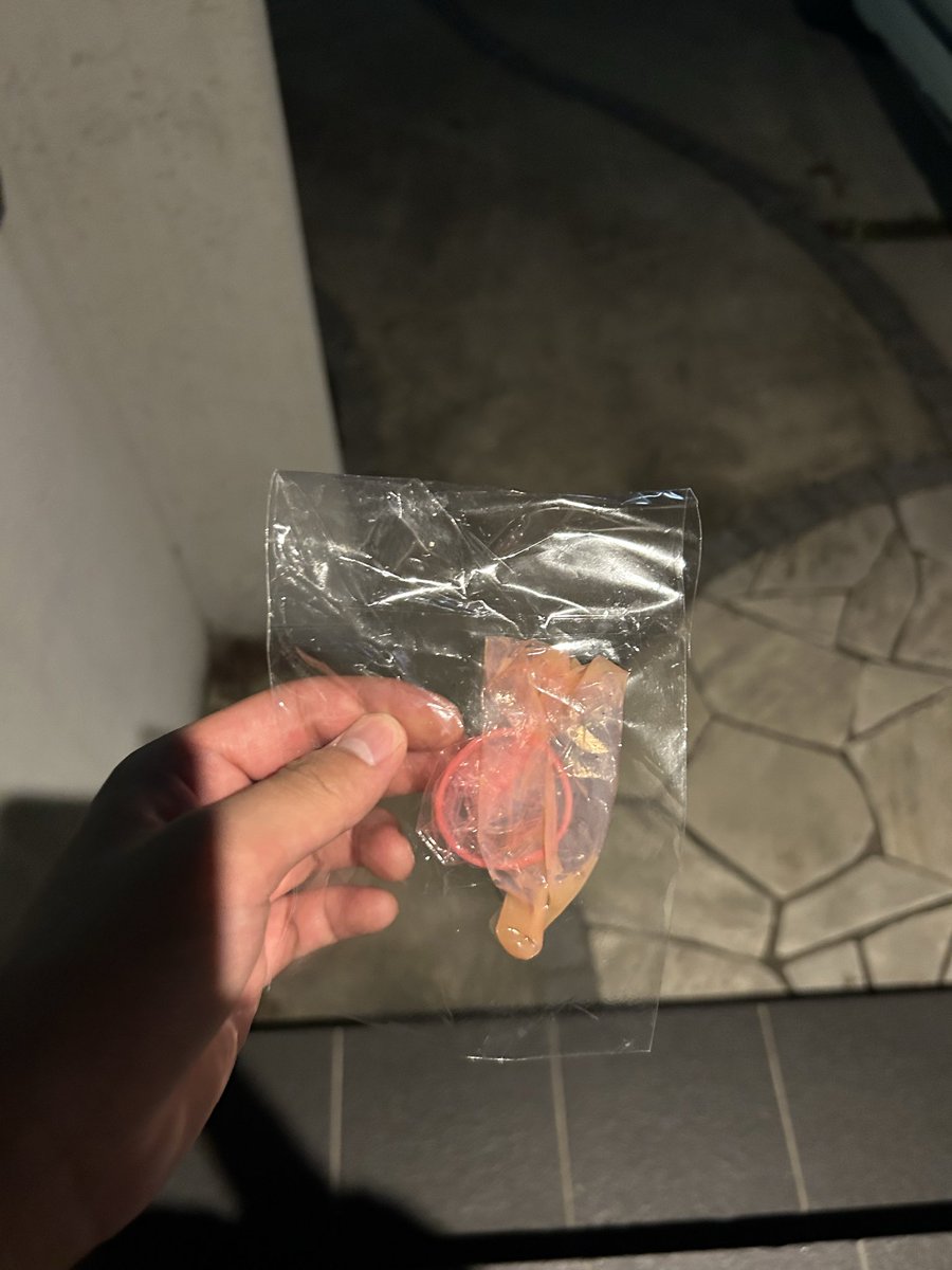 家の前に使用済みのコンドームがが落ちてたんだけど本当にどういうこと？？？？？？？？？