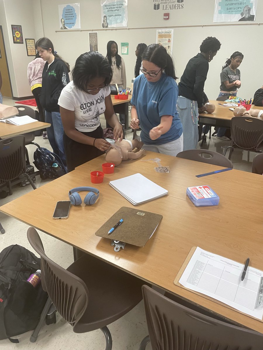 Roberta Axson tweet media