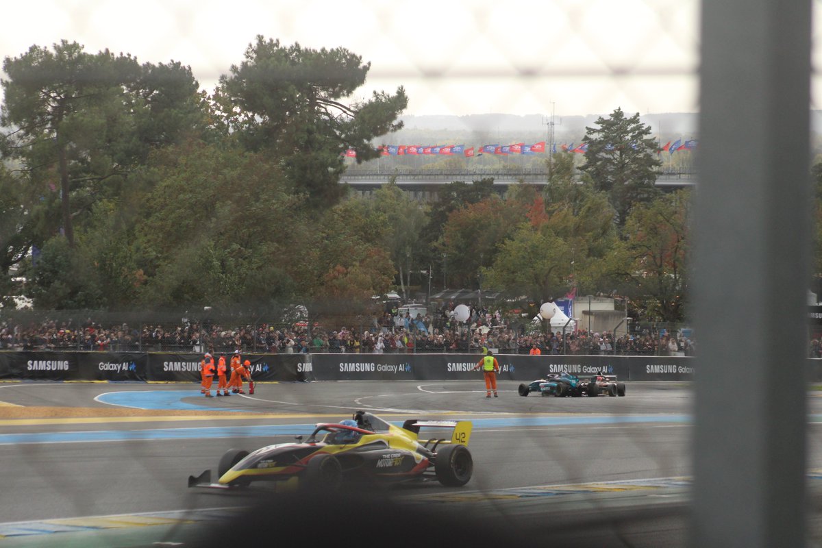 lookupatleclerc's tweet image. a few pics from the #GPExplorer3