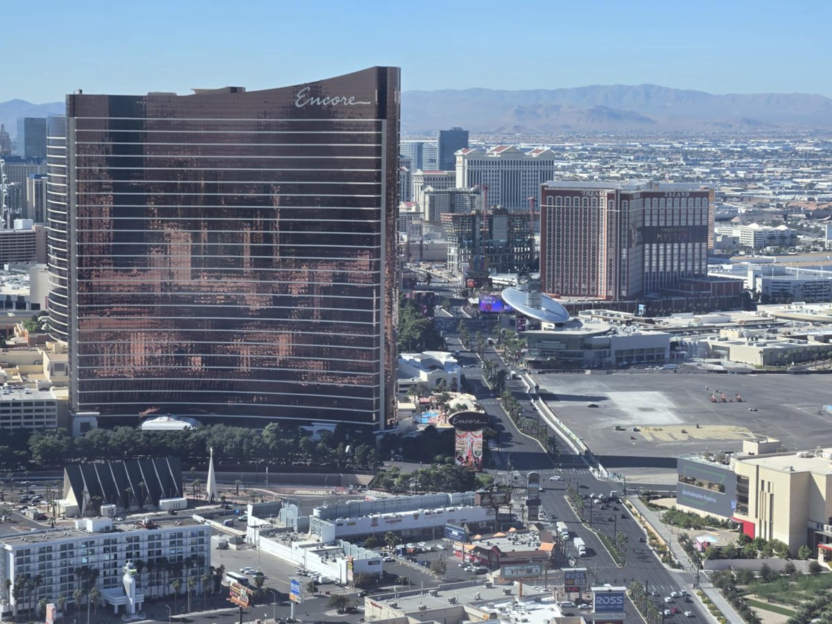 EricShillbill's tweet image. In Vegas for a few days chatting up some folks about ShillBill.  This place is becoming my second home and I don't hate it.  
While you're here, check out shillbill.org and see what we're building.