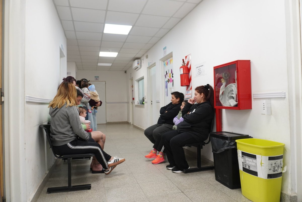 nkreplak's tweet photo. Hermoso cómo funcionan los centros de atención primaria que inauguramos a lo largo y ancho de nuestra PBA. Estuvimos en #SanVicente, y visitamos el CAPS “Santa Inés” y “Saposnik” en la localidad de Alejandro Korn. https://t.co/sePfym5Cue