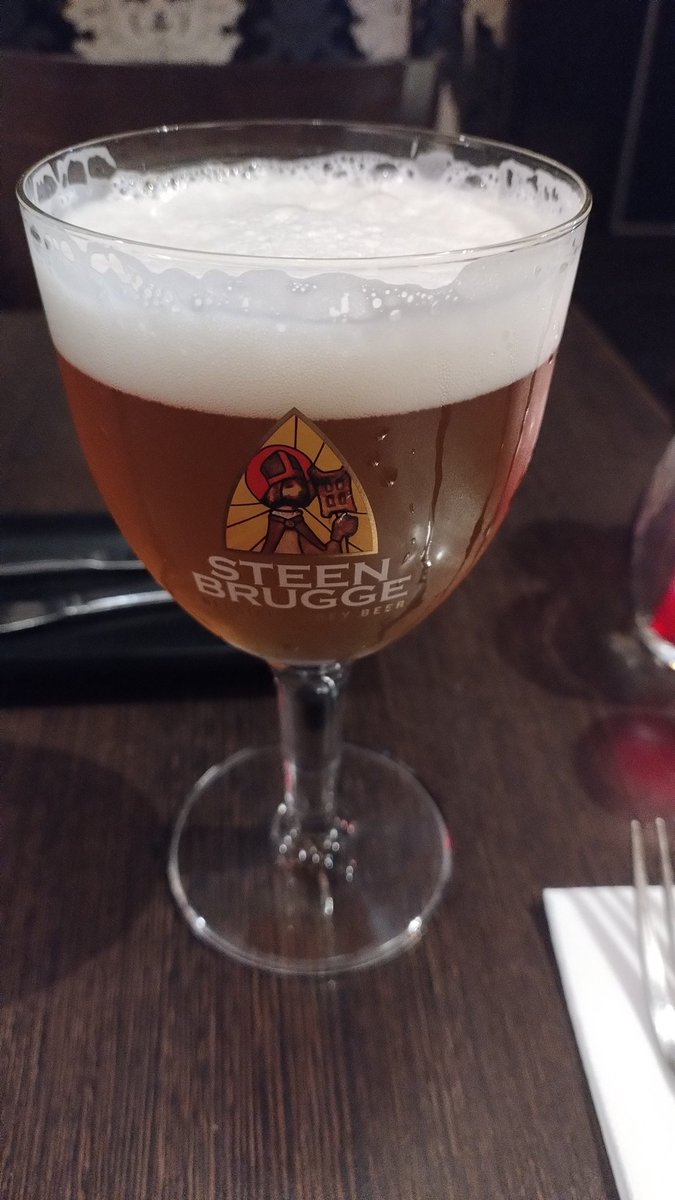 mydevlprplanet's tweet image. First day of #devoxx finished, time to enjoy a Belgian beer 🍻