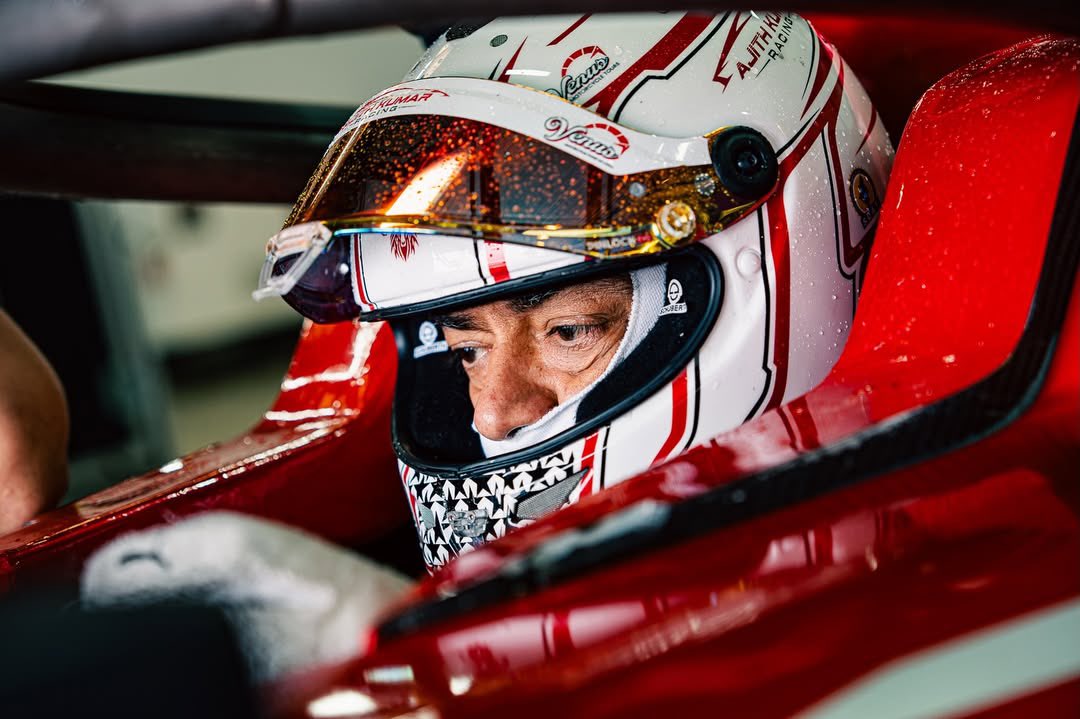 _Veerrr_Tweets's tweet image. Damn Man 😍❤️‍🔥
#AjithKumarRacing