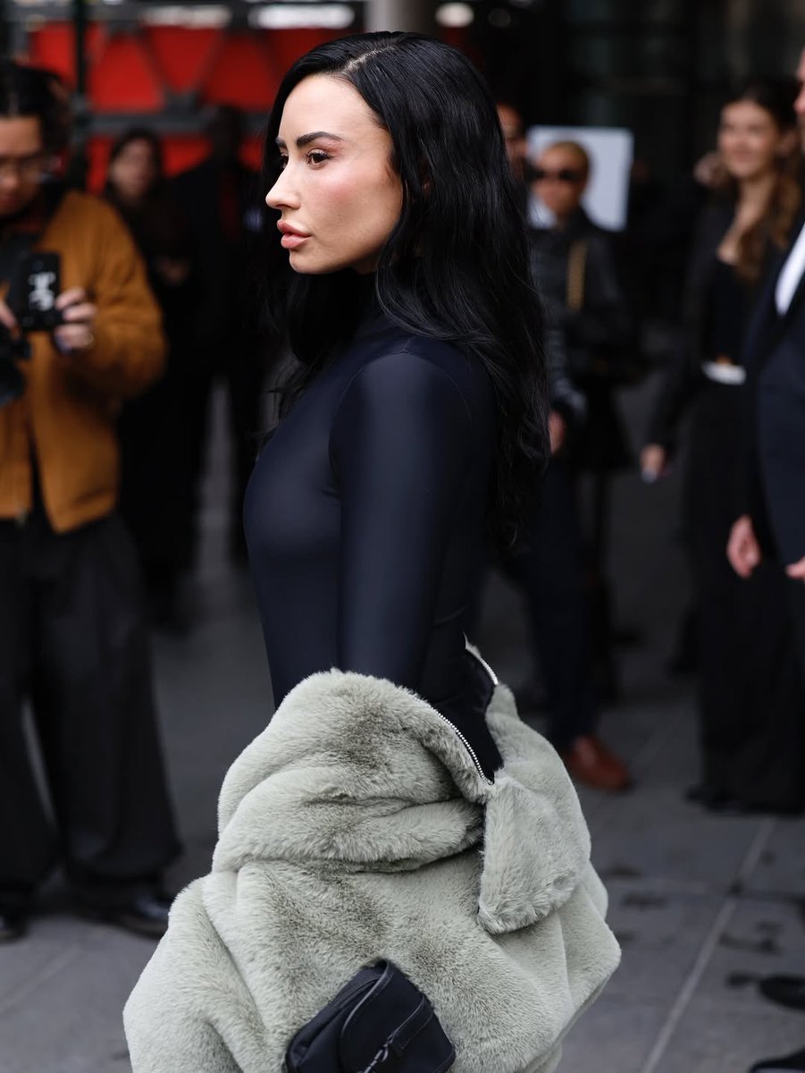 Demi Lovato Portugal tweet media