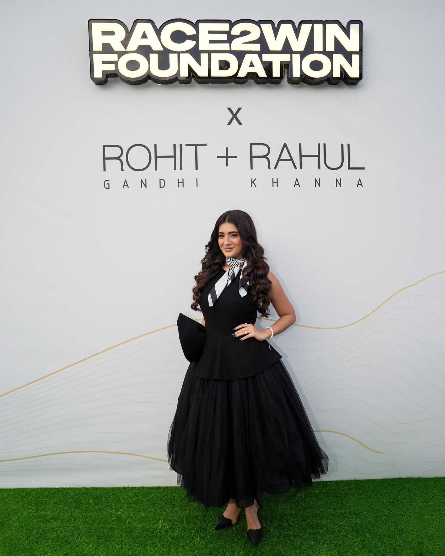 G2l_gddbIAIKiO9?format=jpg&name=large