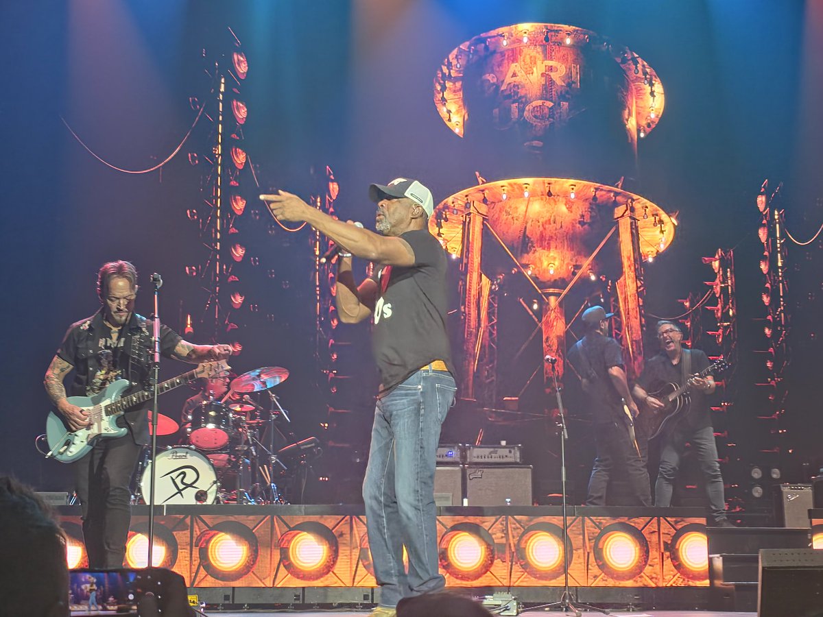 murry_river's tweet photo. @dariusrucker Another great gig in Manchester. See you next time @quintongibson @jakeowen https://t.co/juU1Gv11p4