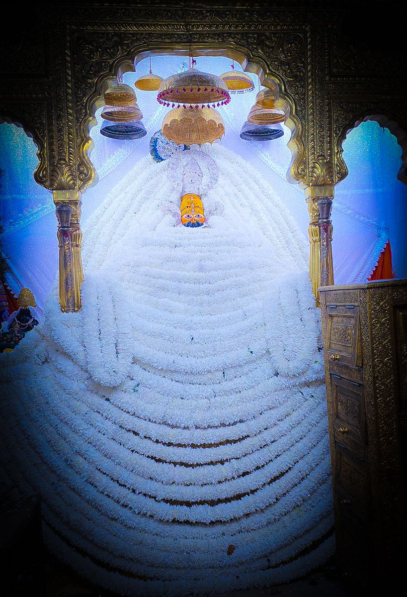 rtomar90's tweet photo. *आज शरद पूर्णिमा के अवसर पर बाबा श्याम की विशेष आरती*
*आज रात्रि 12:00 बजे लाइव प्रसारित होगी ।*

*जय श्री श्याम* https://t.co/66mH14A4Of
