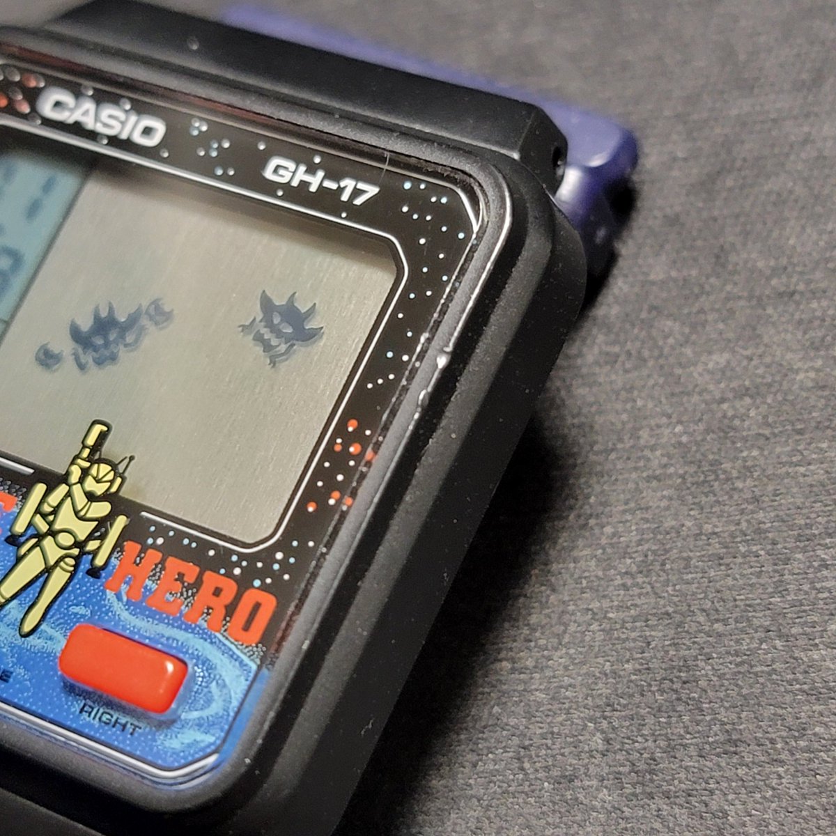 13century_YKM's tweet photo. ワシのCASIO GH-17 わりと綺麗な方だと思う。当時雑貨屋さんの店頭でぶら下がってディスプレイされていて全種類買っておけばよかったと後悔。純正のバンドは加水分解して粉々。外観の傷は少し凹みがあるくらい。
#CASIO
#GH17
#チプカシ https://t.co/1QJEPtAU9n