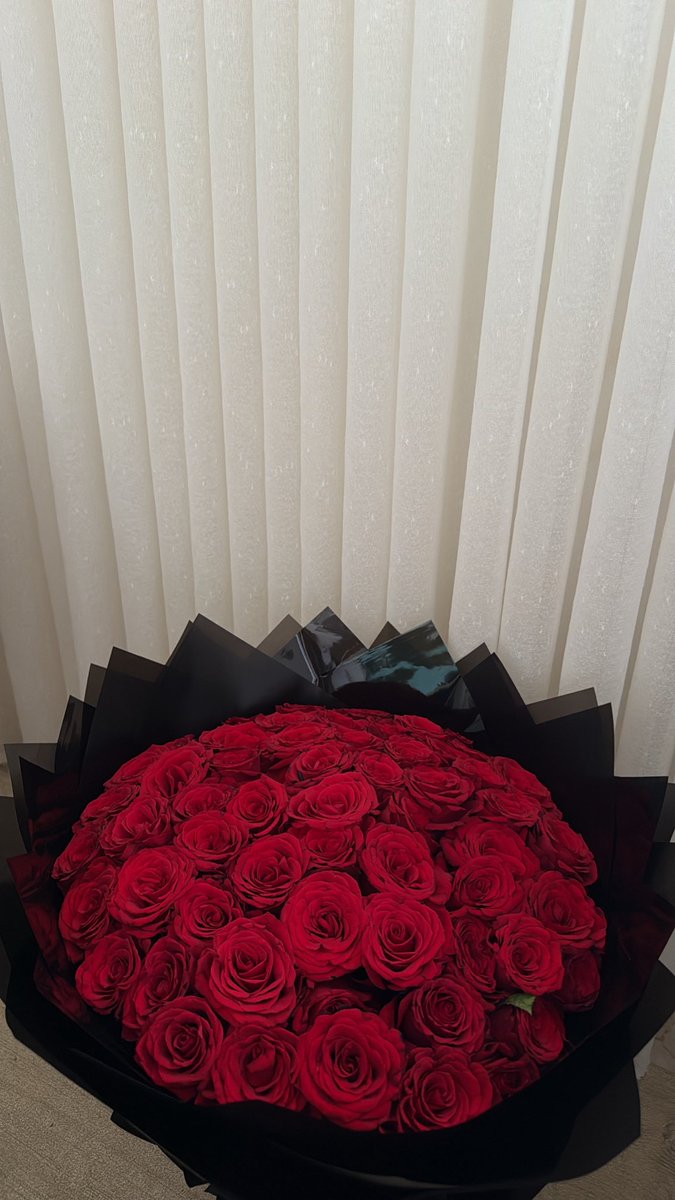 azha_40's tweet photo. جيتني مثل رد الجميل اللّي تخبّى بوجه الأيام 
            "يـا رحابتي و رِضاي و ضِلالي"
                     ❣️❣️❣️❣️❣️ https://t.co/W1jelDKNRU