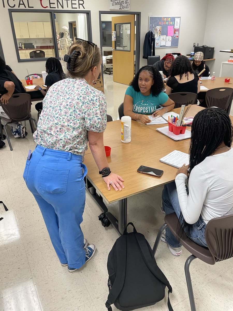 Roberta Axson tweet media