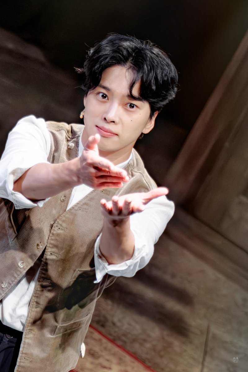 DubuPhoto's tweet photo. [그레이하우스]
2025.10.02 커튼콜
_
키이스 벨 - #최석진 배우님 https://t.co/xB2xw2dHoy
