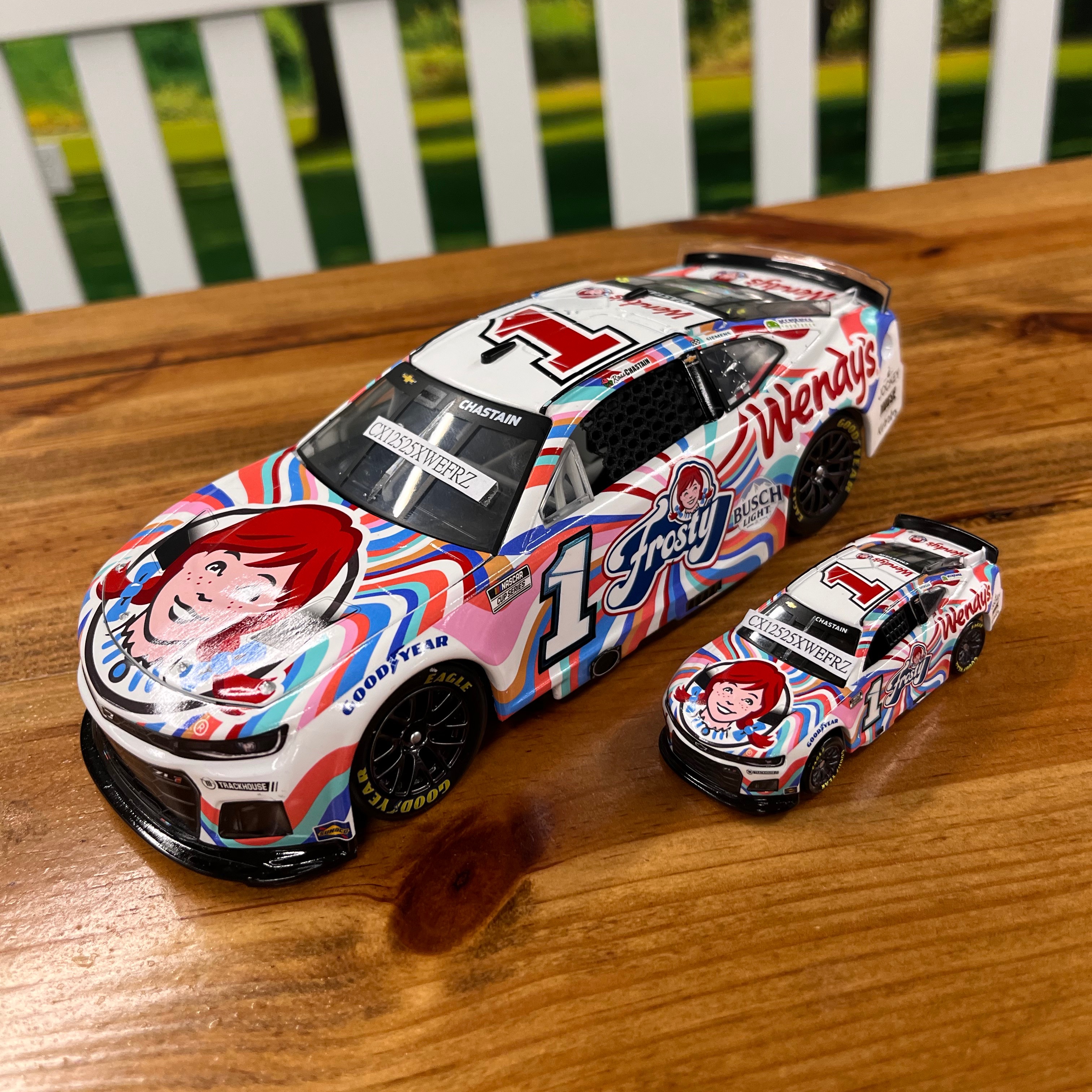 ミニカー Lionel Racing 2016 Race Winner #18 M&M's Lionel Racing Kyle Busch #18 M&M's 2016 Toyota Camry NASCAR