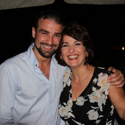 🇮🇹 La madre de Mario Biondo, <a href="/SantinaBiondo/">Santina Biondo</a>, celebra que la Justicia apoye su tesis tras años de lucha y mantiene que su hijo fue asesinado.

👉🏻 Además, apunta a Raquel Sánchez Silva en 'El programa de Ana Rosa': "Su comportamiento con nuestra familia es muy sospechoso. Ella