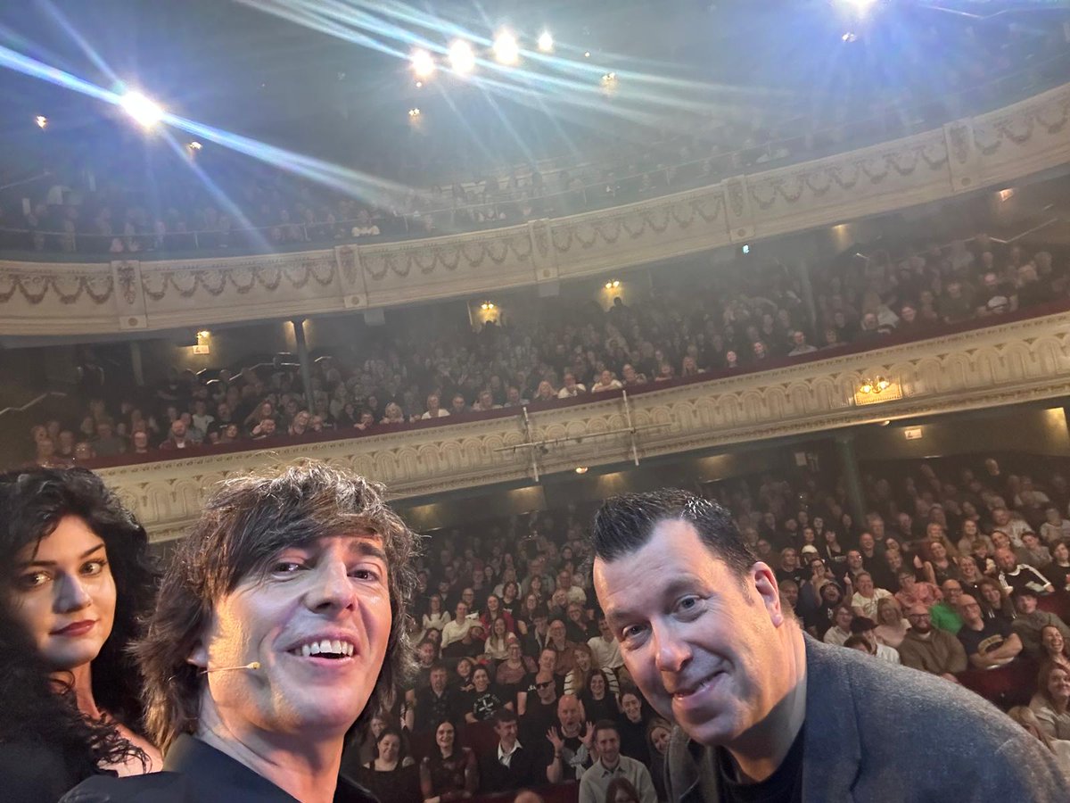 danny_robins's tweet image. #Haunting 17 of the @uncannypodlive tour!

A great show last night in the city of ghost stories itself - York!

Can you spot yourself in the photo?

We have another show tonight at @grandoperayork ! And we’ll be back here for an extra date in 2026 too if you missed out on tickets…